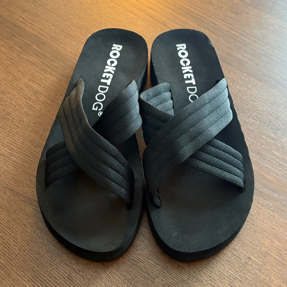 Rocket Dog - Black Crisscross Canvas Strap Sandals - size 41 EU